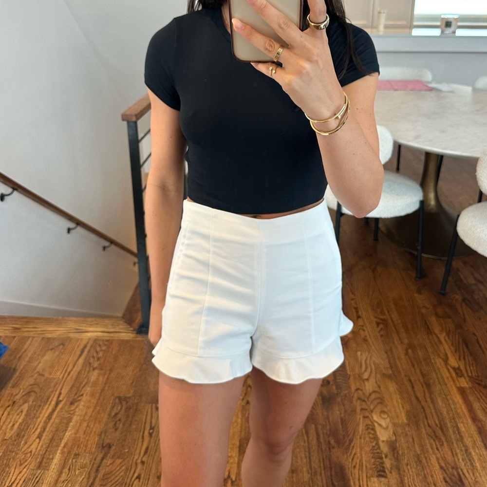 1.STATE Ruffle-Hem Welt-Pocket Shorts